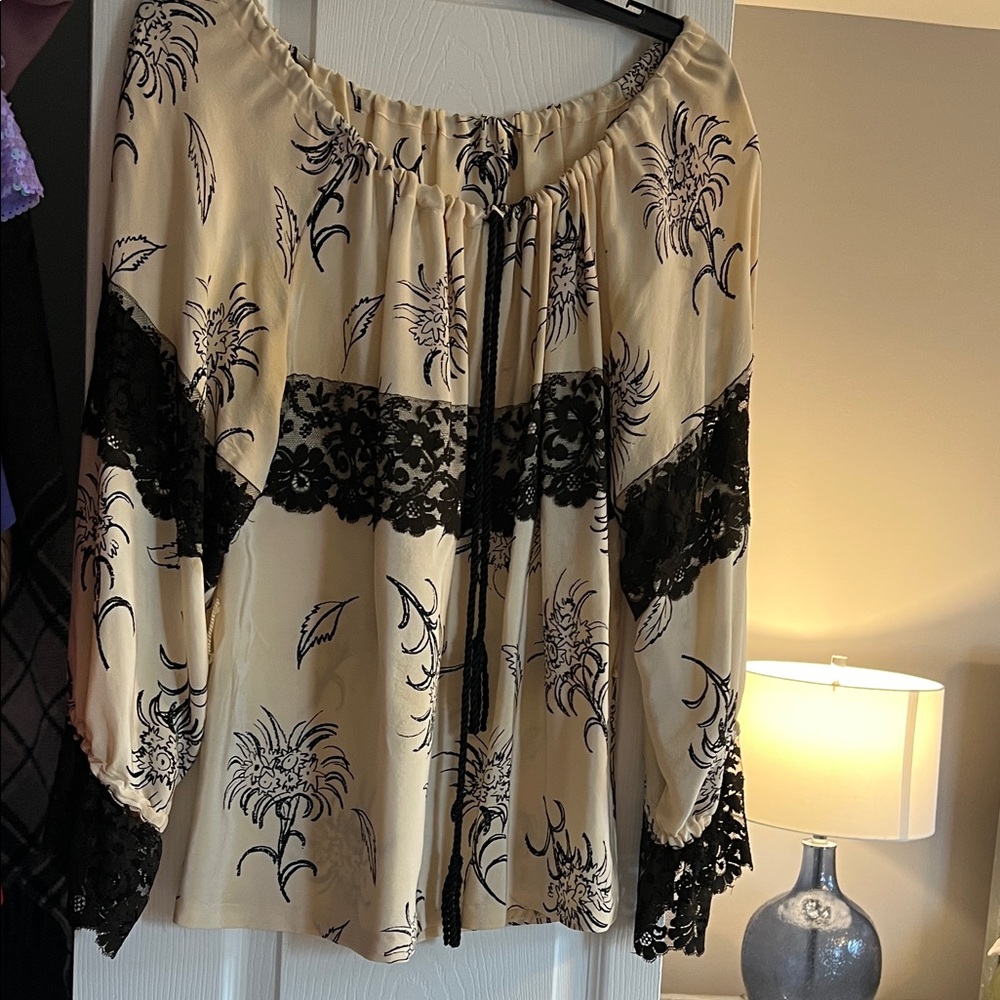 Chic Women's Cream and Black Blouse with Lace Accents